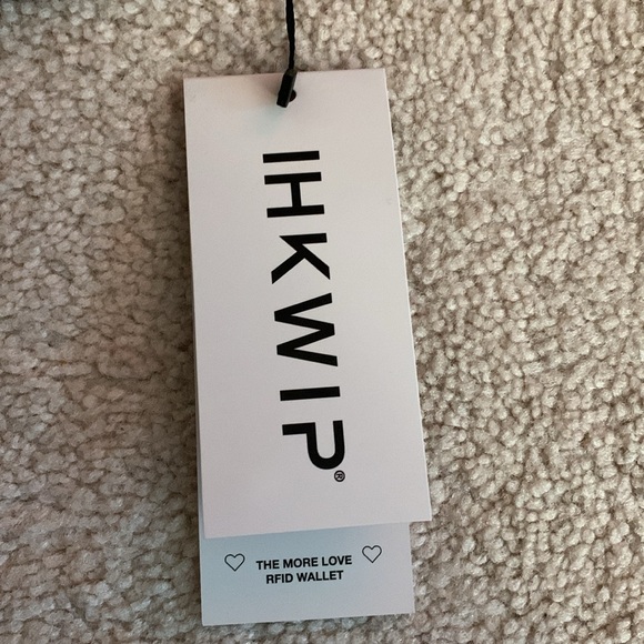 IHKWIP Women’s RFID Heart Quilted Wallet NWT!! - Picture 6 of 13